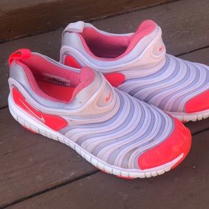 Nike, Girls’ Slip on Sneakers